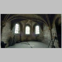 Saint-Leu-d'Esserent, photo on mappinggothic.org, chevet chapel, triforium level.jpg